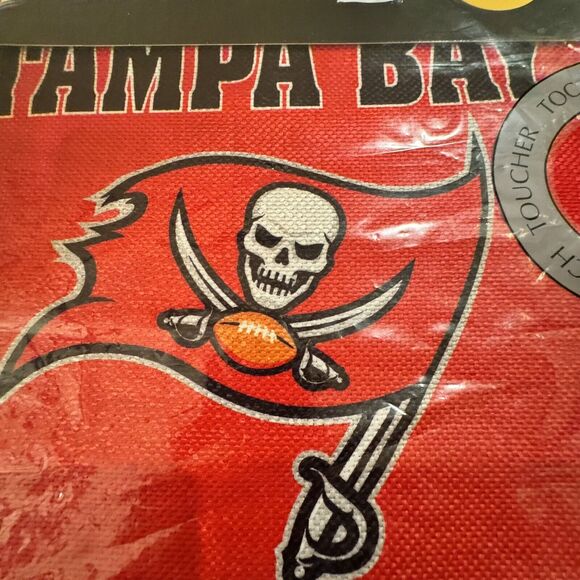 New In Package Tampa Bay Buccaneers 18" x 12.5" Embossed Suede Garden Flag NFL - Picture 4 of 10